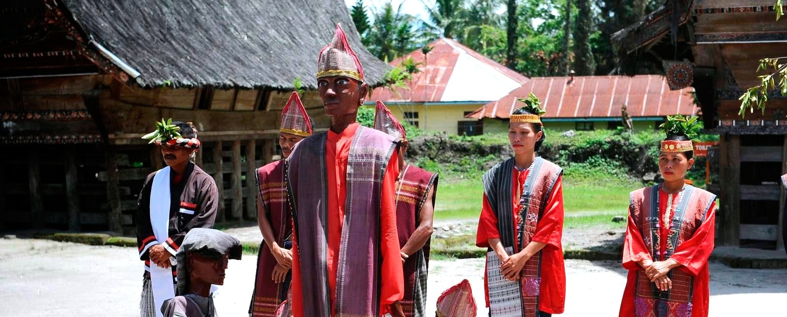 Sigale-gale Puppet Show