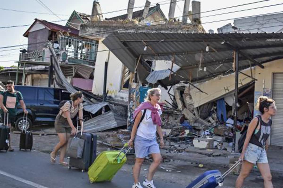 航空公司满足游客更改航班的要求