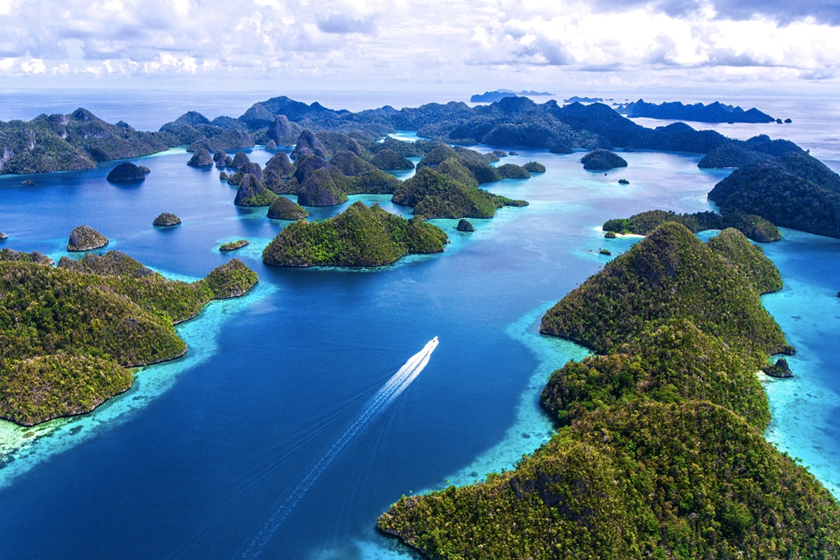 Express Your Gratitude through Virtual Postcard from Indonesia on International Friendship Day